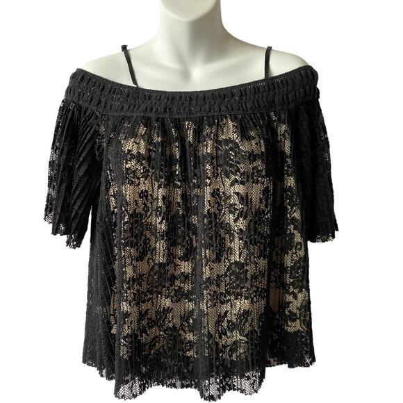 It Girl Off The Shoulder Lace Top Women XL Black Floral Mesh‎ Whimsigoth Witchy - Picture 1 of 11